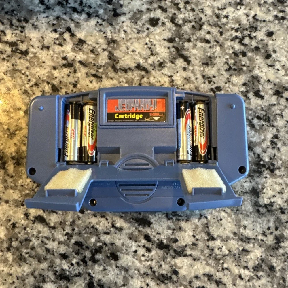 Vintage 1995 Jeopardy Tiger Electronics Handheld Electronic‎ LCD Game Preowned